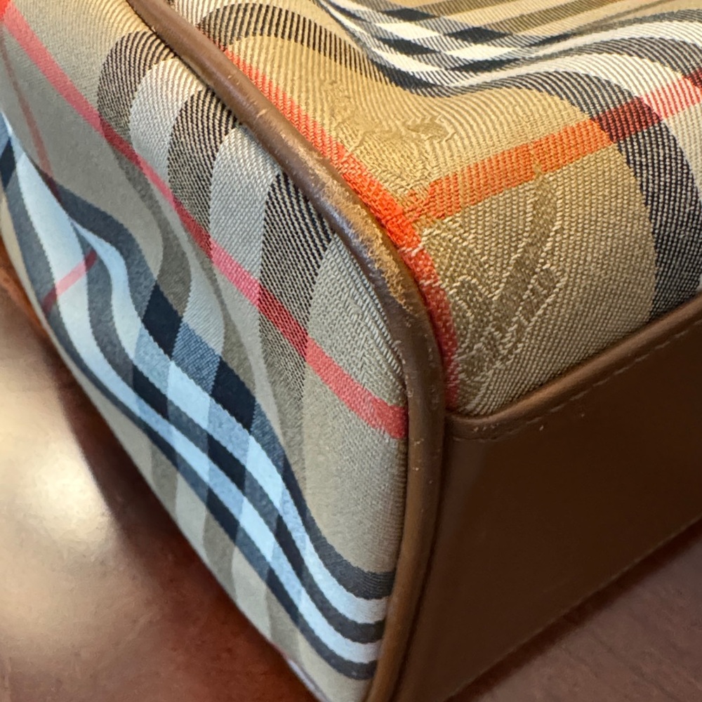 Burberry Vintage Tan and Brown Checkered Tote - Picture 11 of 15